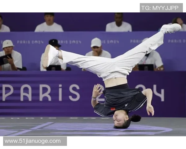 南京滑板队在世界街舞大赛中以63分领先其他队伍展现强大实力