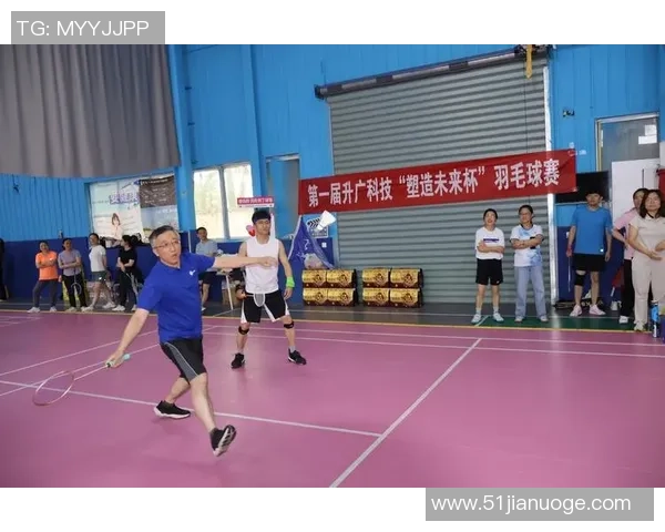 南京羽毛球队在杯赛中的速度表现分析与战术探讨 南京羽毛球队在杯赛中的速度表现分析与战术探讨